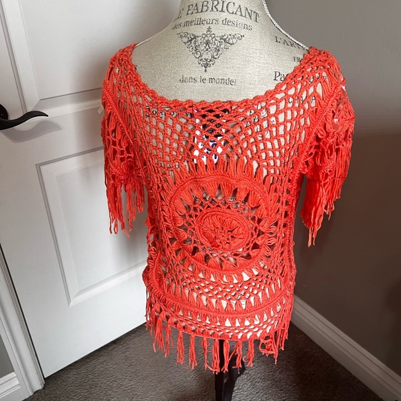 Very pretty orange top/sweater - Picture 3 of 5